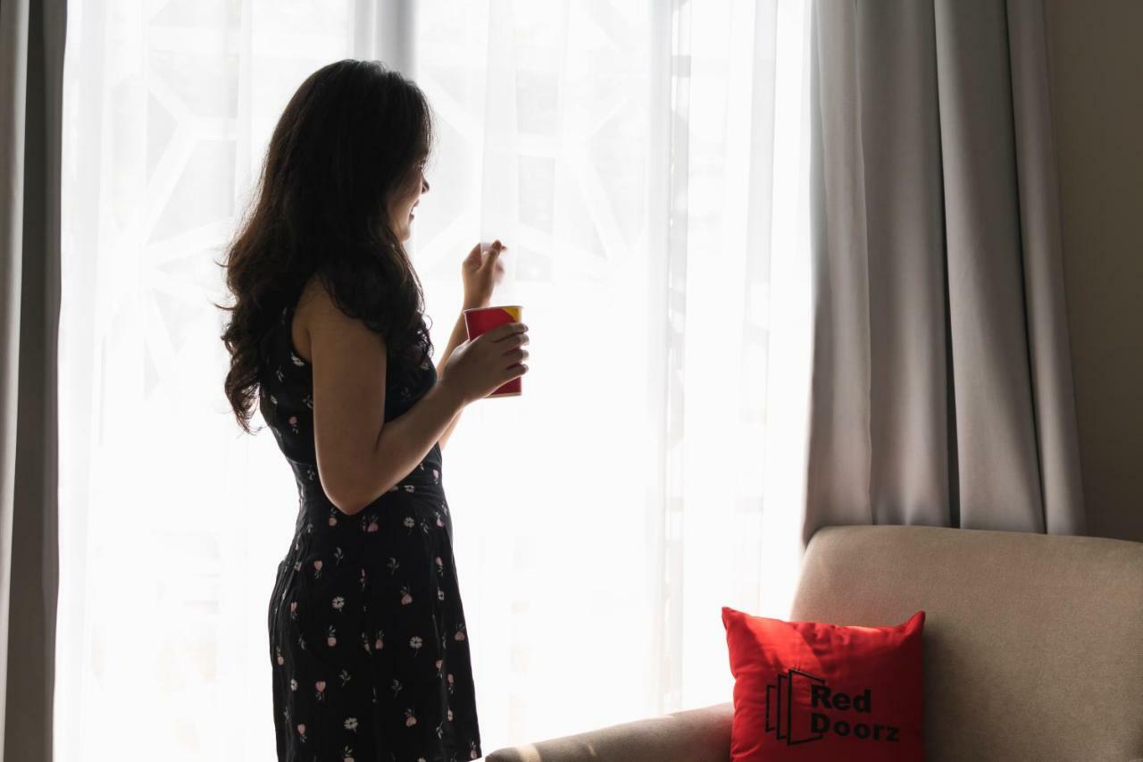 레드도어즈 샤리아 니어 Dbl 아레나 2 호텔 수라바야 외부 사진